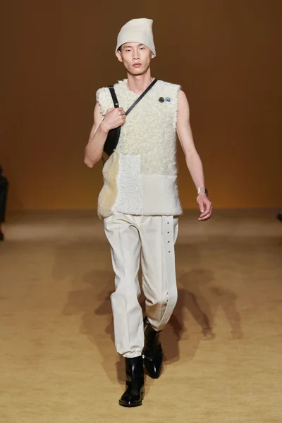 Look 28
